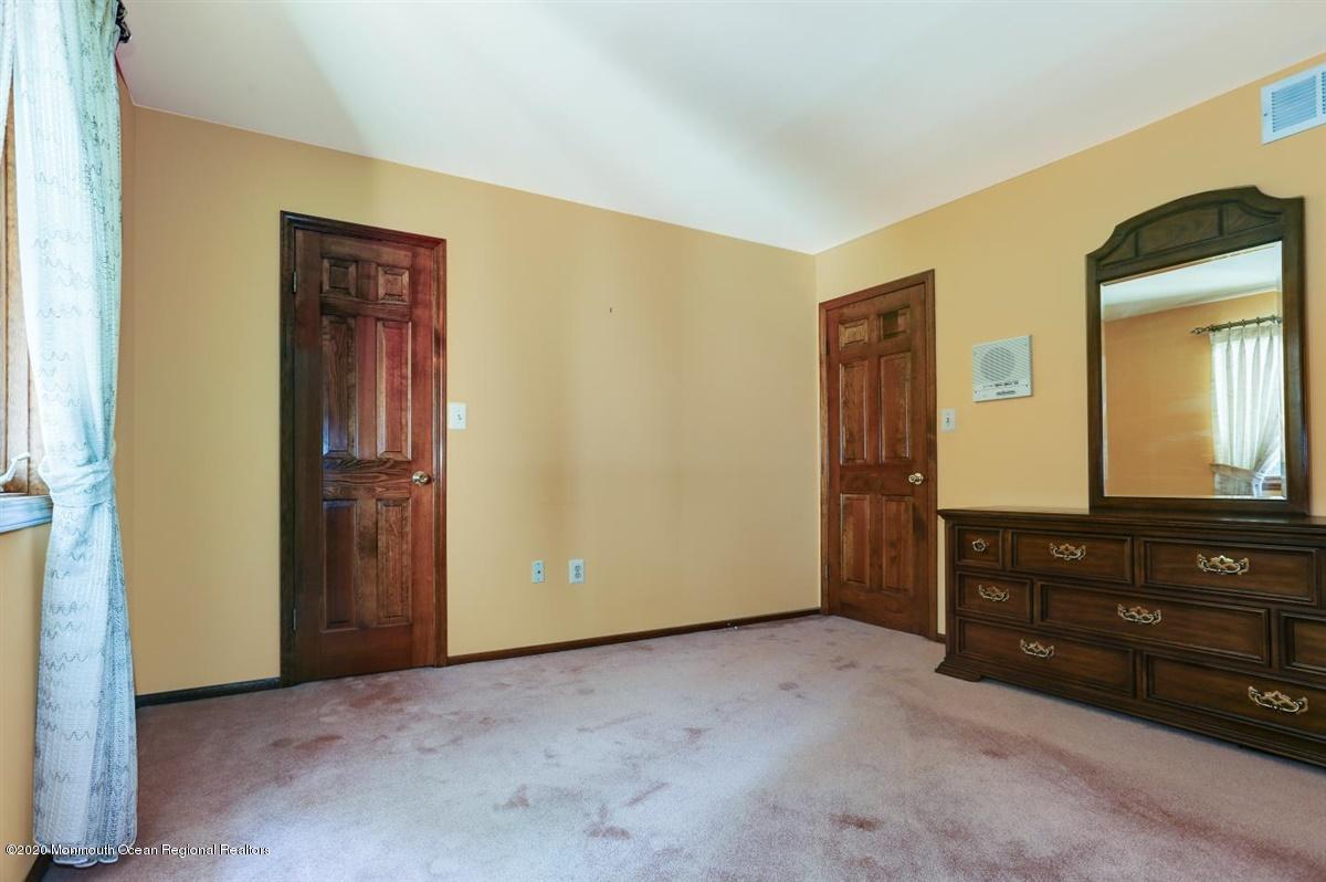 11 Clover Hill Road Colts Neck, NJ 07722 - Photo 34 of 39 53-11ClovereHillRd_053