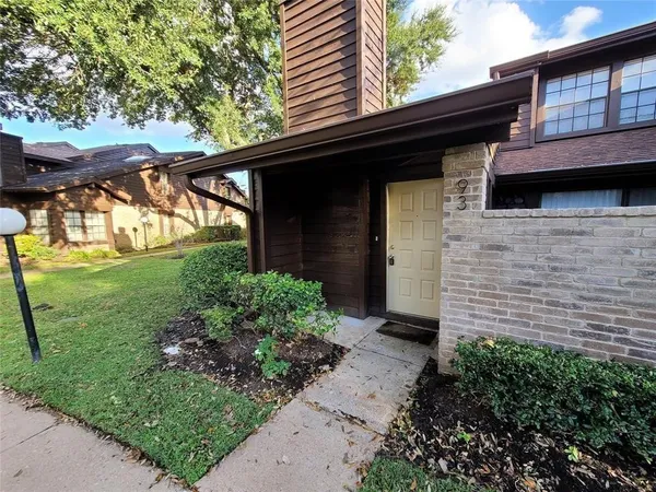 $275,500 | 2510 Grants Lake Boulevard, Unit 93, Sugar Land, TX 77479