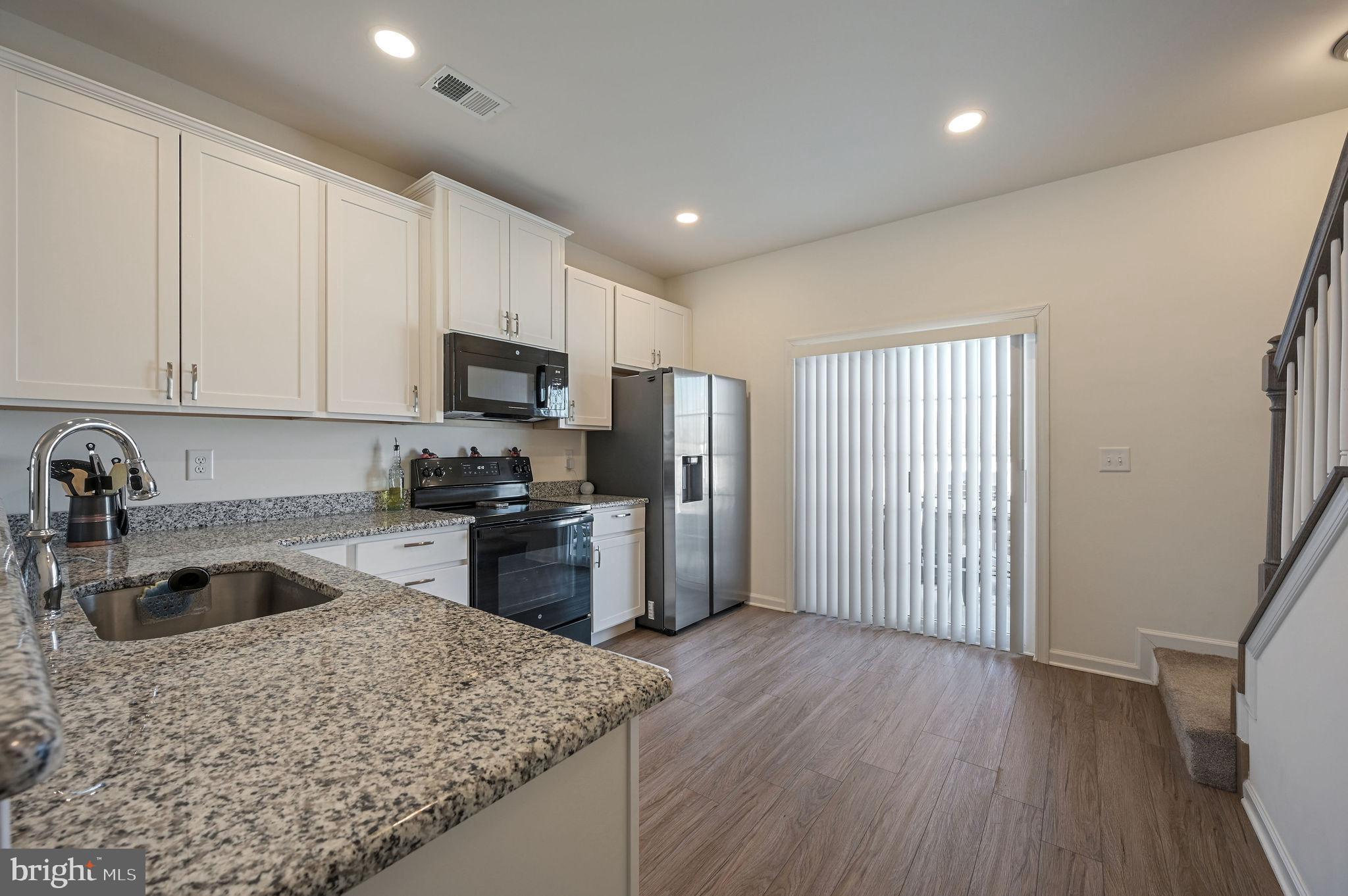 706 Ruth Way Dover, DE 19904 - Photo 10 of 23 Kitchen Granite counters