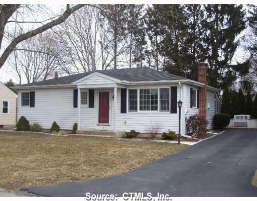 9 Foster Leigh Road East Lyme, CT 06357 - Photo 1 of 1 Gallery Image 1
