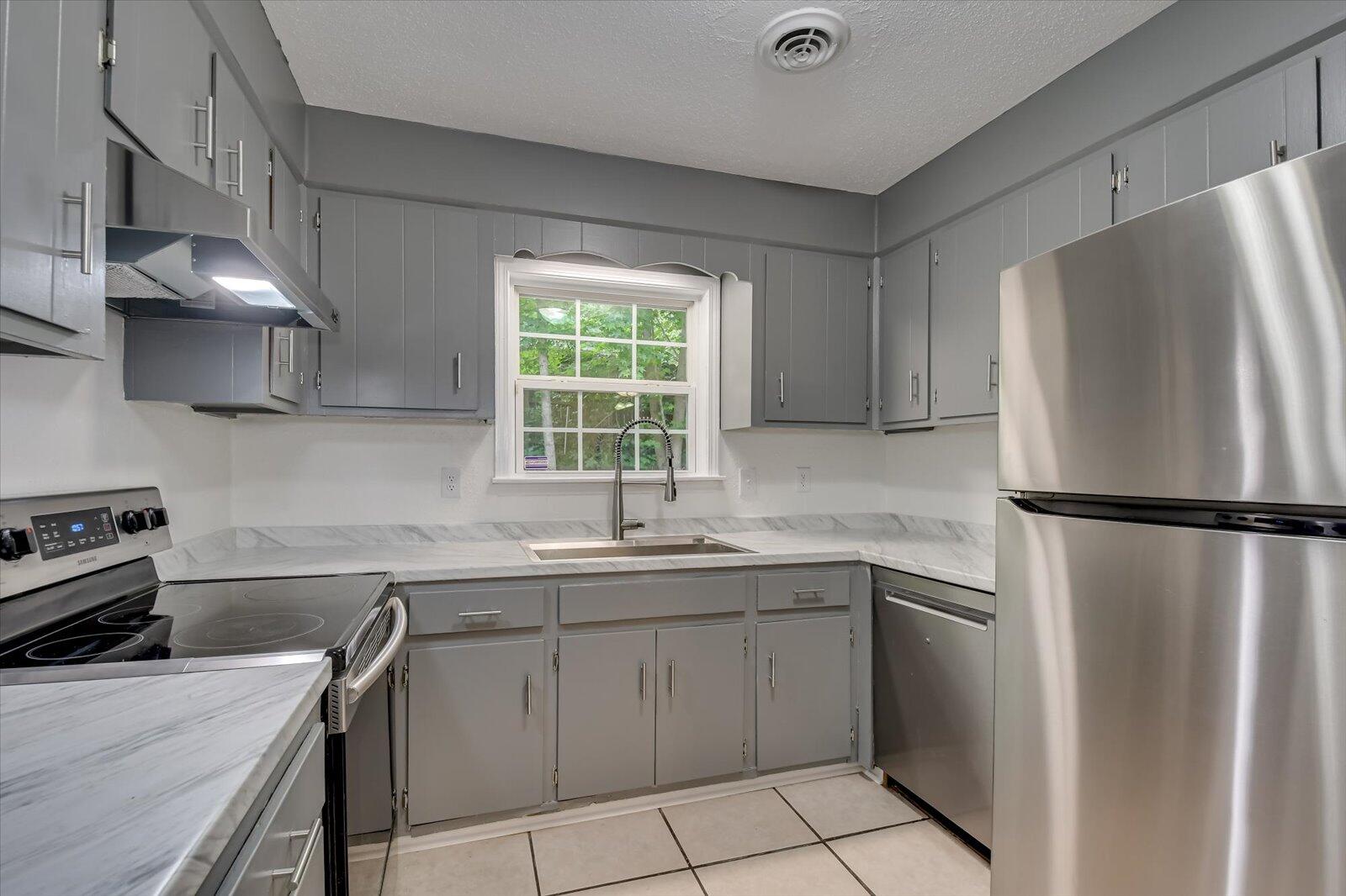 4520 Plantation Road Martinez, GA 30907 - Photo 3 of 30 15-115
