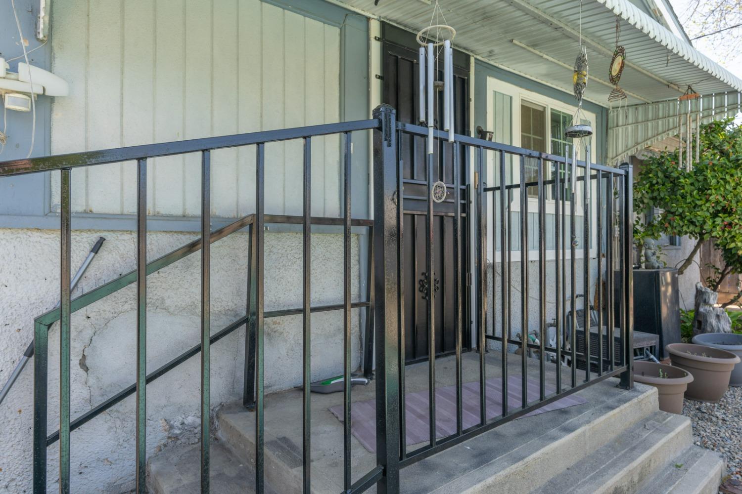 1164 J Street Reedley, CA 93654 - Photo 18 of 43