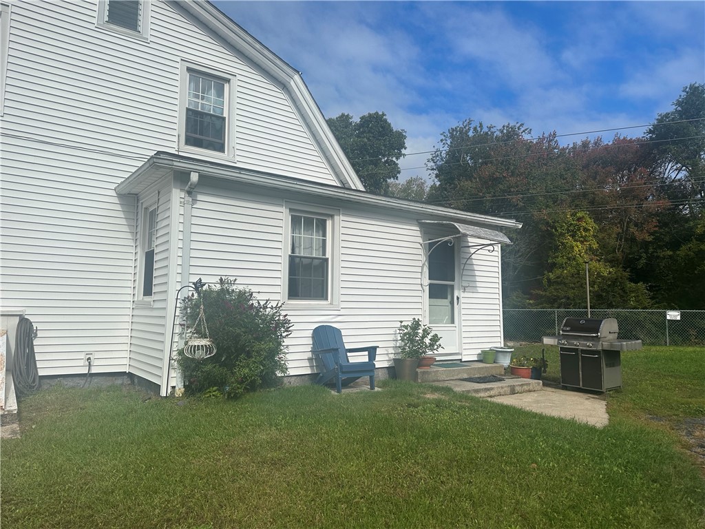 160 Westerly Bradford Road Westerly, RI 02891 - Photo 2 of 23 Gallery Image 2