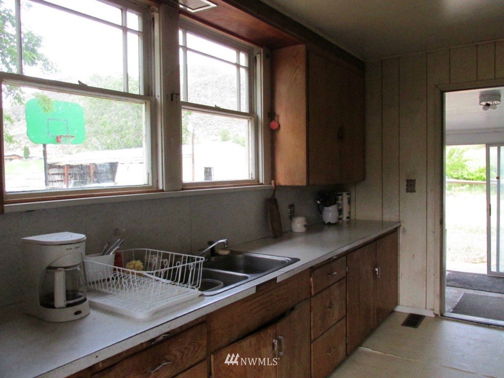 20 O'Neil Road Oroville, WA 98844 - Photo 8 of 14 Gallery Image 8