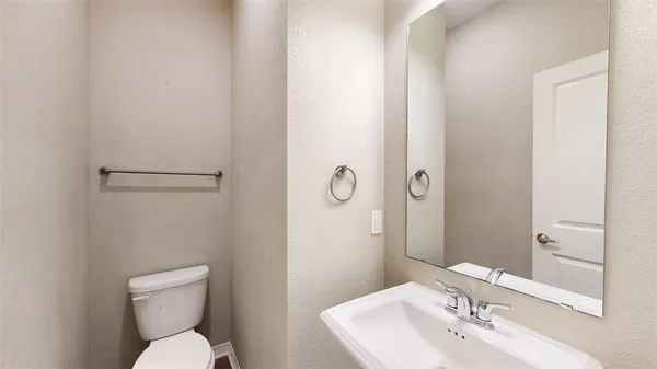 $1,975 | 2003 Harvey Mitchell Parkway South, College Station, TX 77840