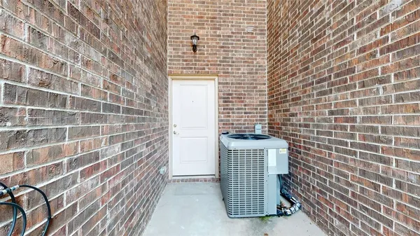 $1,975 | 2003 Harvey Mitchell Parkway South, College Station, TX 77840