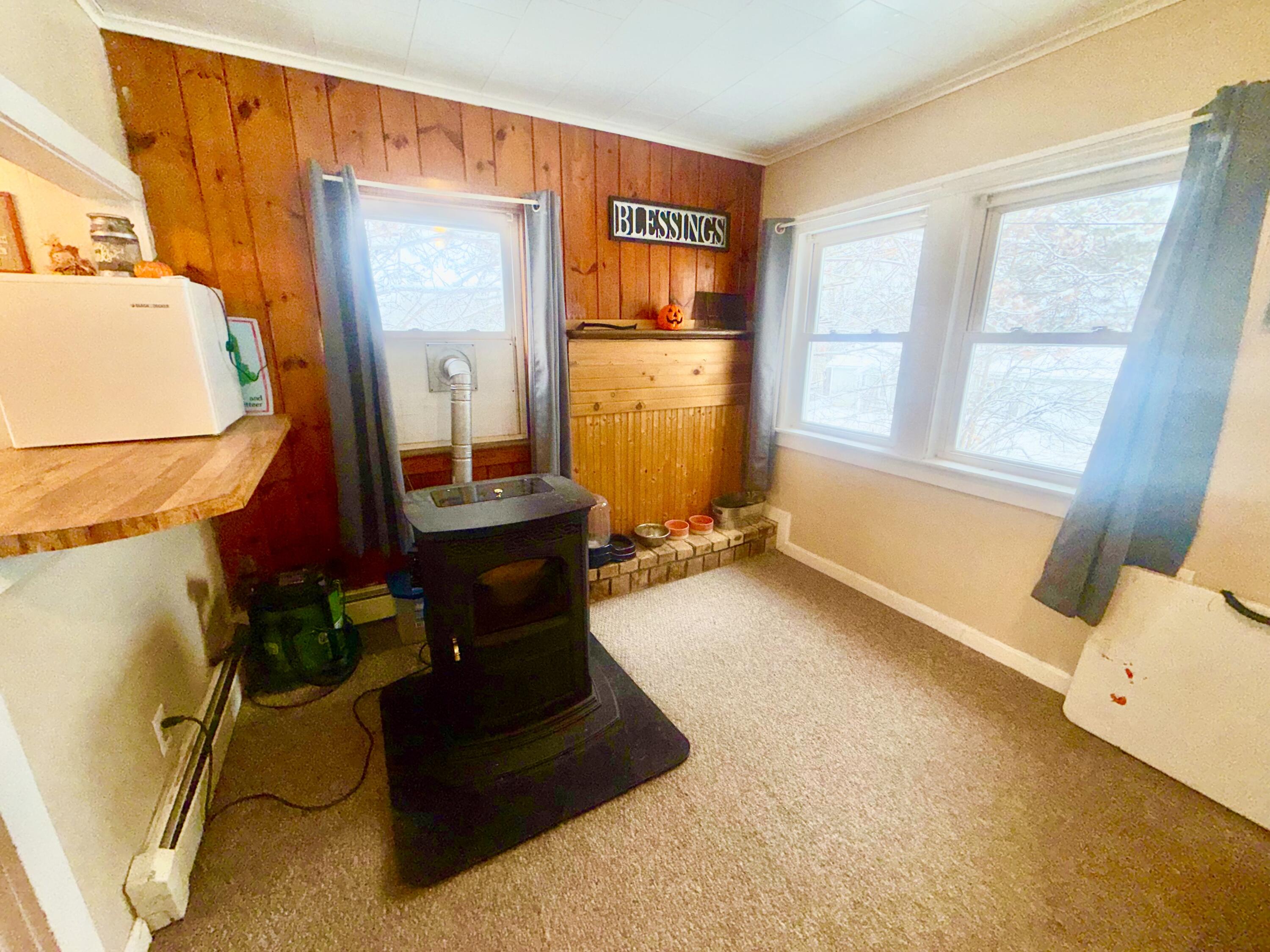 14 Pinkham Street Lincoln, ME 04457 - Photo 18 of 55 Den