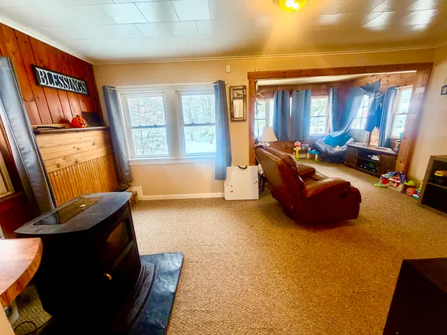 $159,900 | 14 Pinkham Street, Lincoln, ME 04457