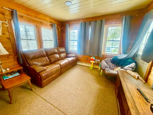 $159,900 | 14 Pinkham Street, Lincoln, ME 04457