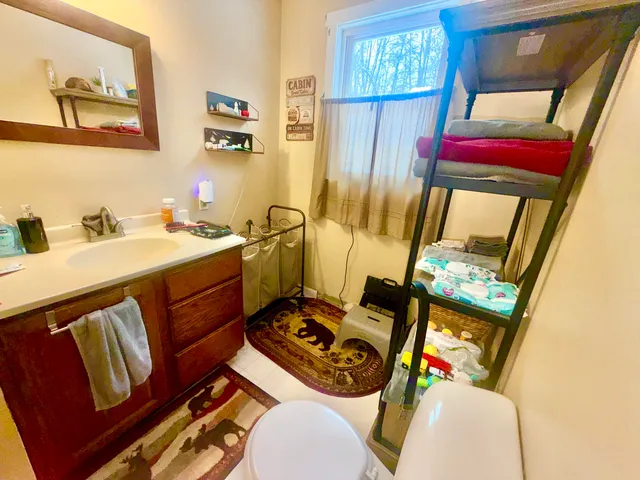 $159,900 | 14 Pinkham Street, Lincoln, ME 04457