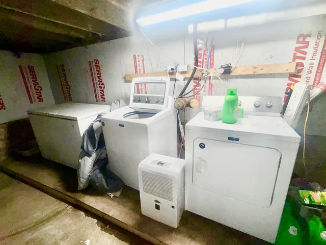 $159,900 | 14 Pinkham Street, Lincoln, ME 04457