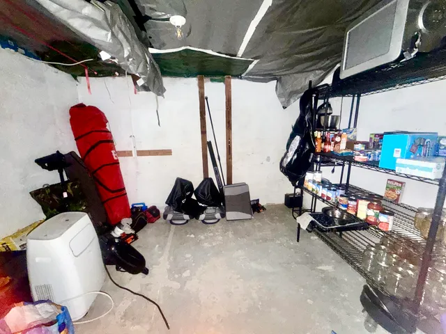 $159,900 | 14 Pinkham Street, Lincoln, ME 04457