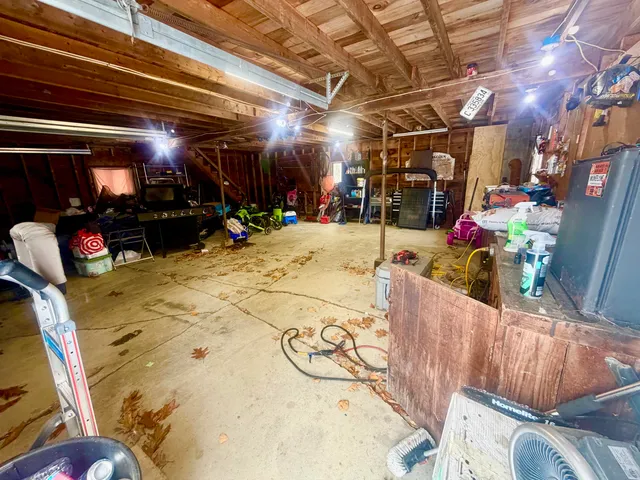 $159,900 | 14 Pinkham Street, Lincoln, ME 04457