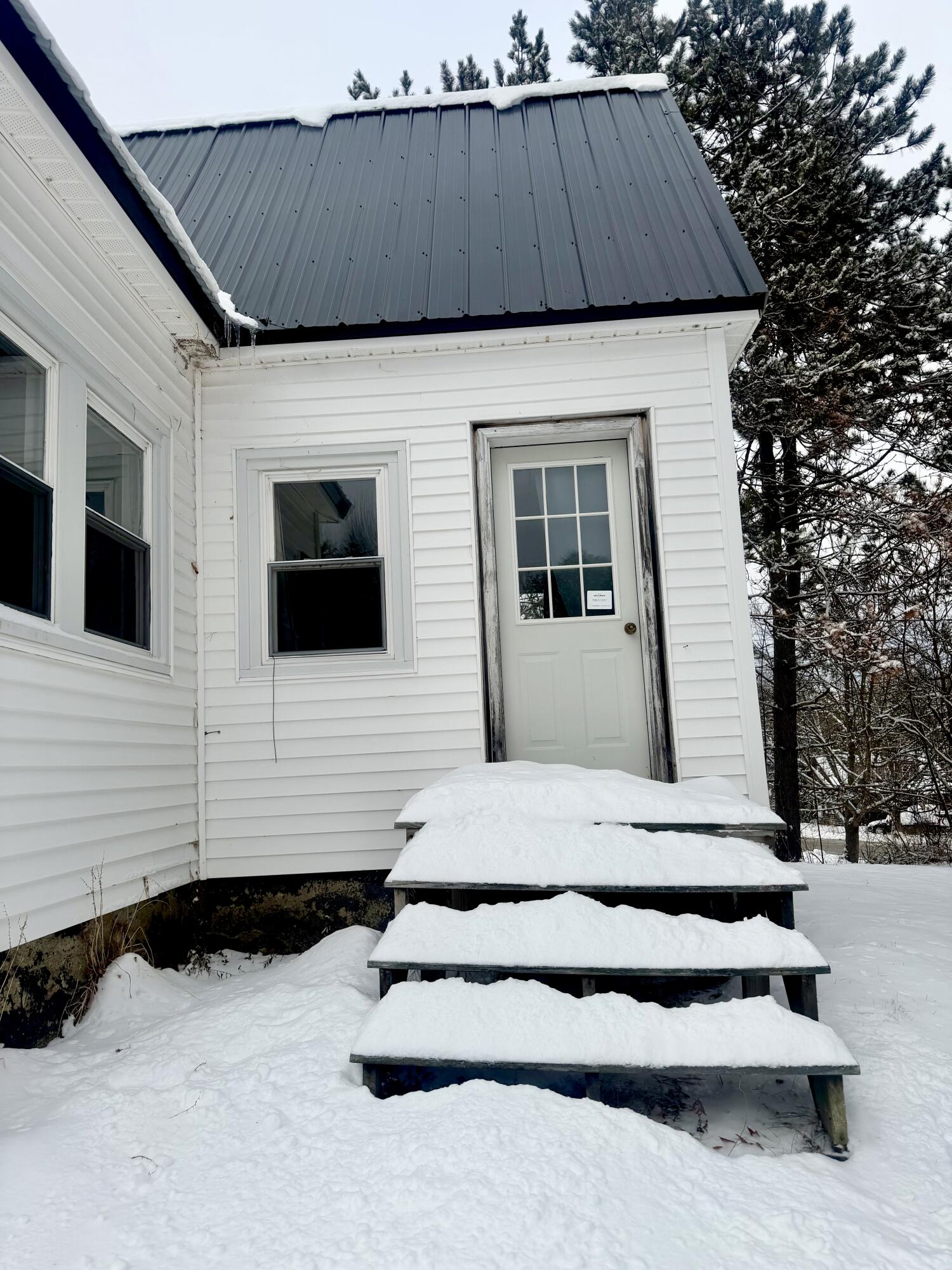 14 Pinkham Street Lincoln, ME 04457 - Photo 6 of 55 IMG_1383