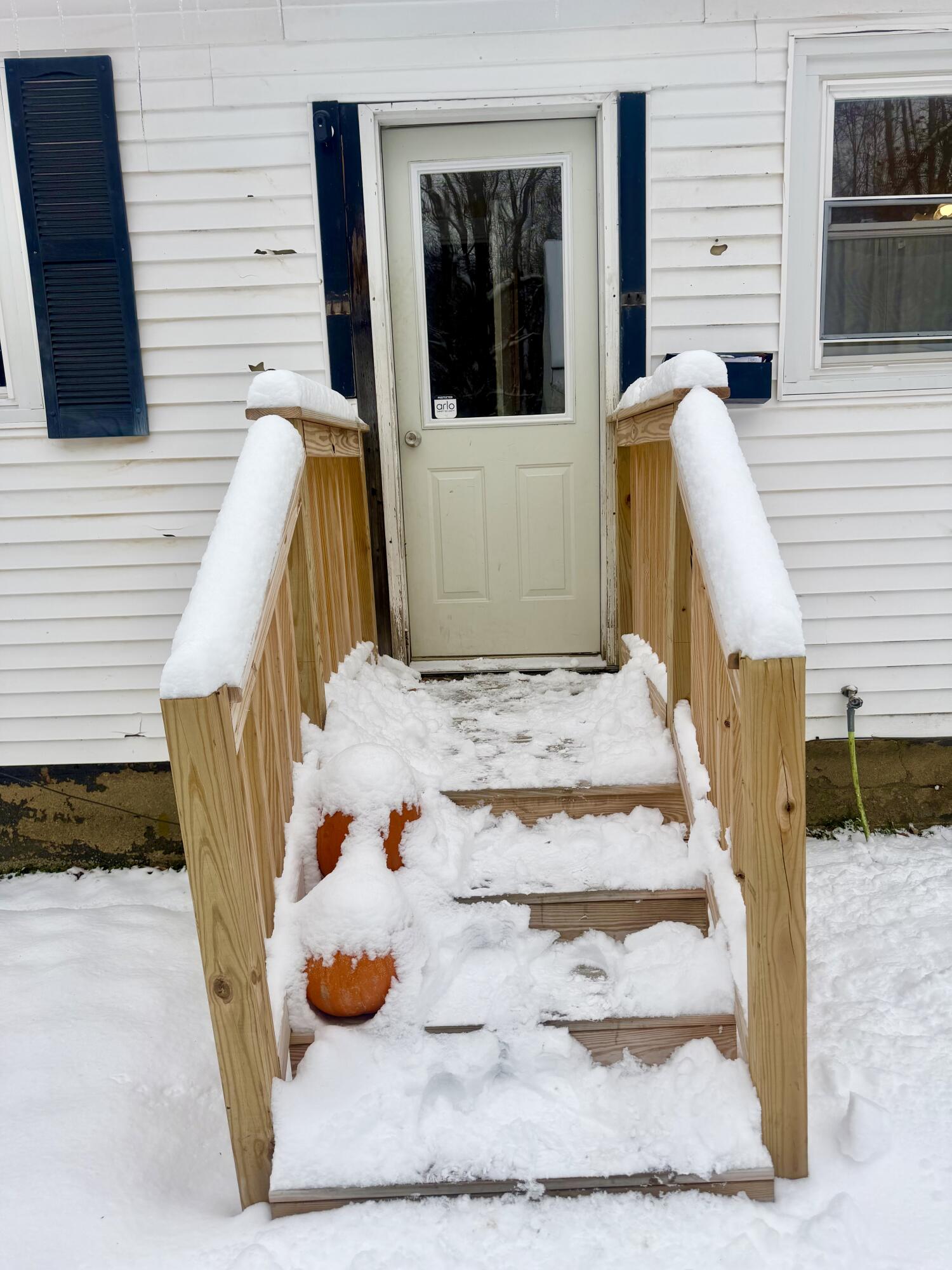 14 Pinkham Street Lincoln, ME 04457 - Photo 9 of 55 IMG_1372