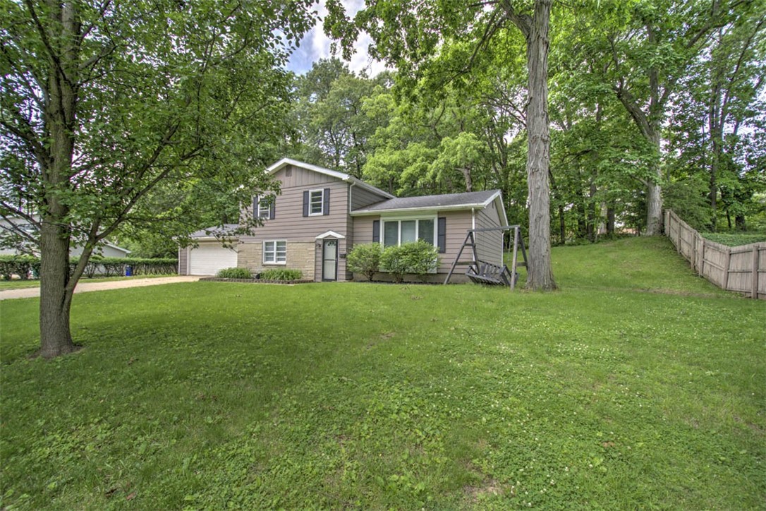 2339 South Rainwater Drive Decatur, IL 62521 - Photo 4 of 25