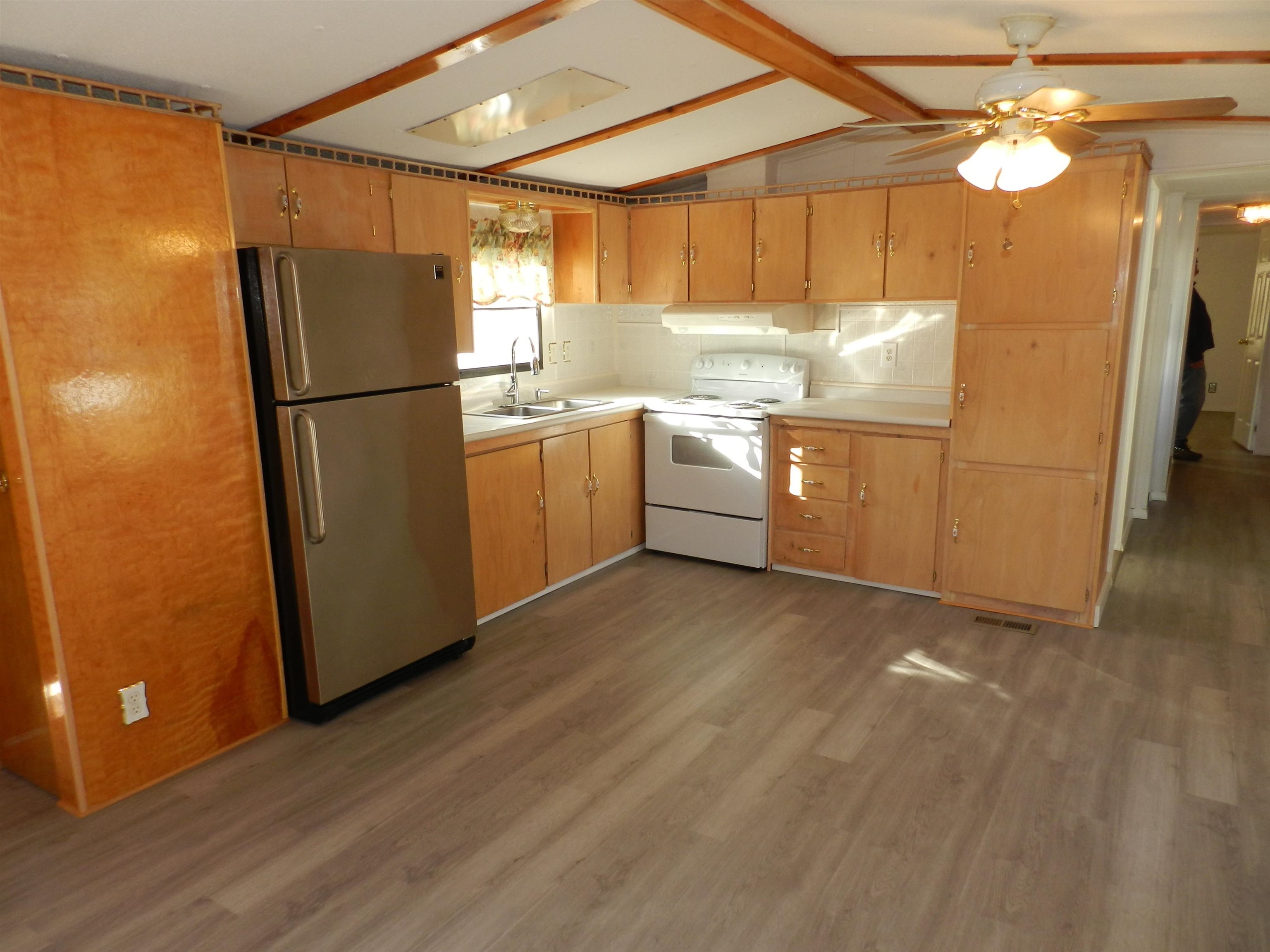 18 D'Amours Avenue Rochester, NH 03839 - Photo 5 of 12