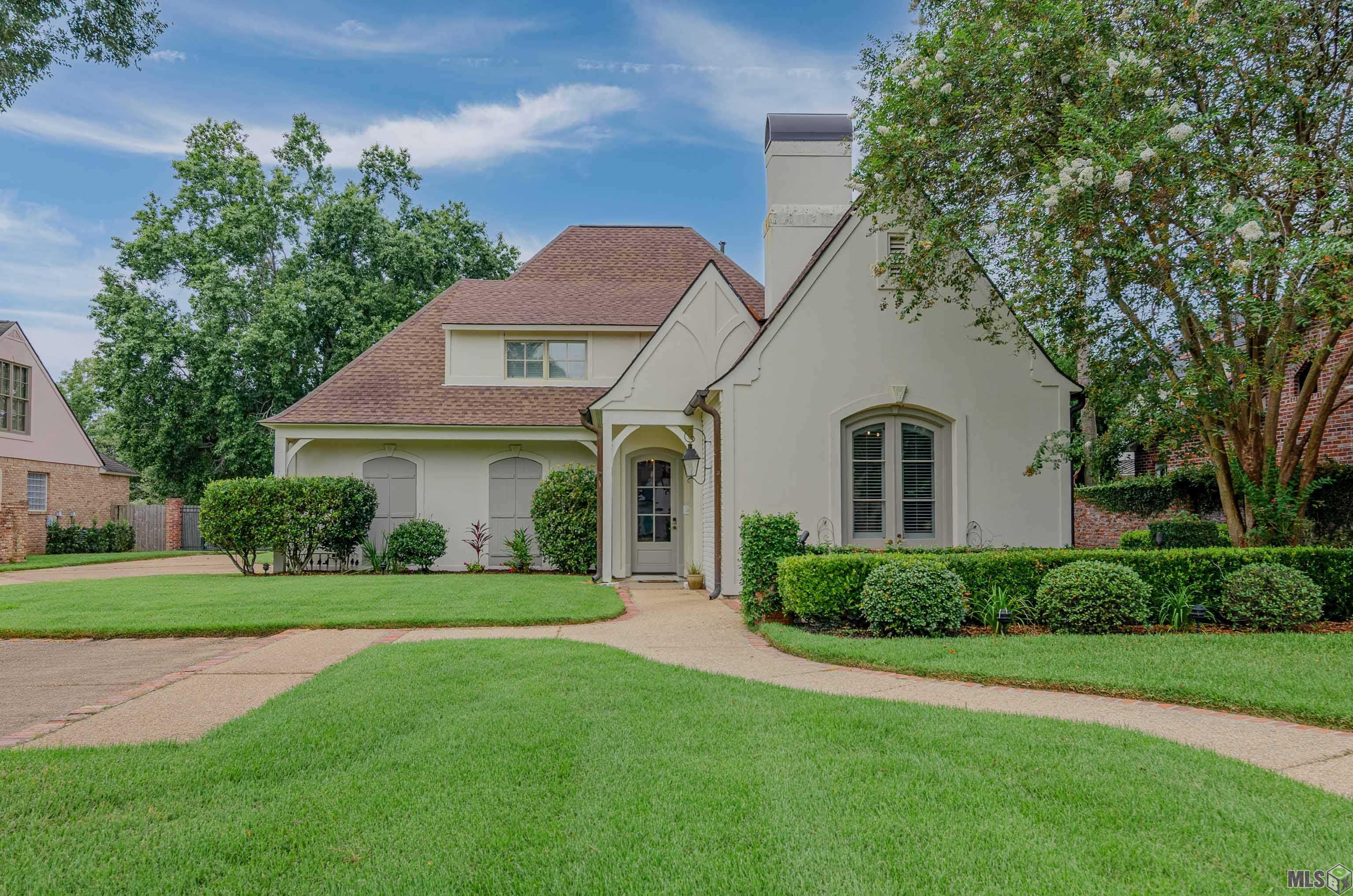 18934 East Pinnacle Circle St. George, LA 70810 - Photo 1 of 40