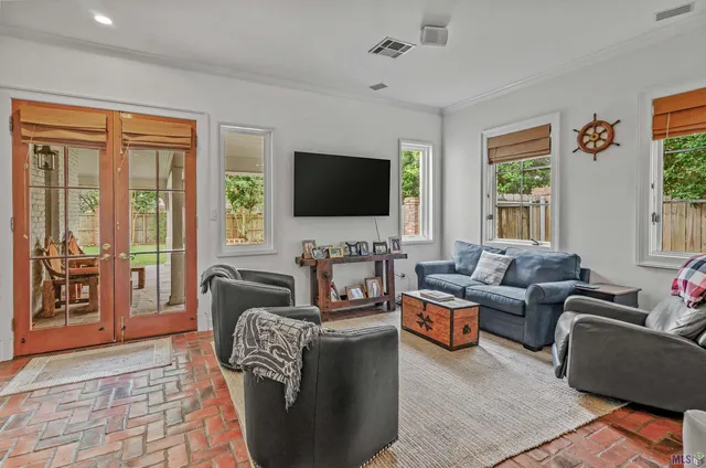 $899,000 | 18934 East Pinnacle Circle, St. George, LA 70810