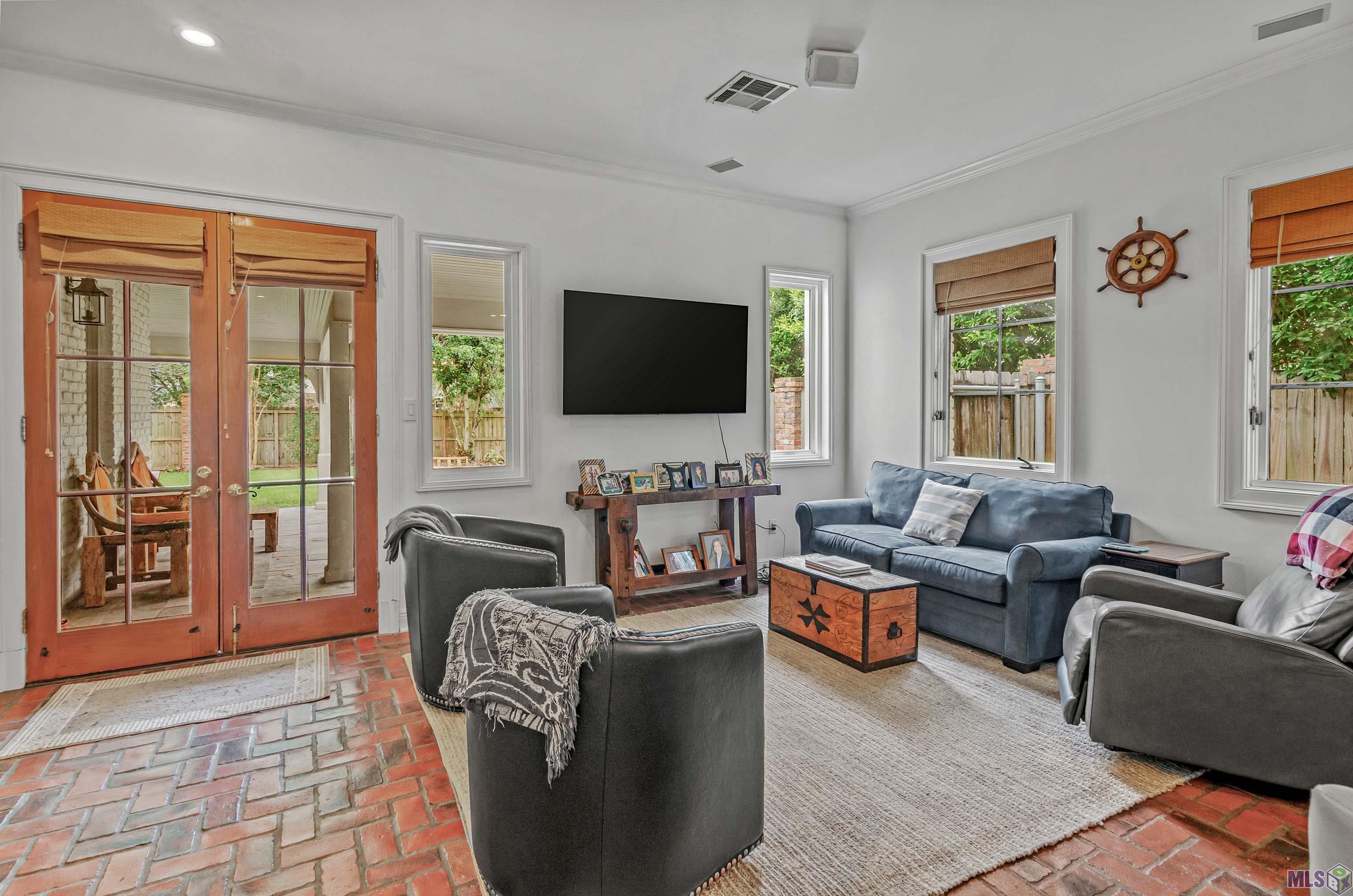 18934 East Pinnacle Circle St. George, LA 70810 - Photo 15 of 40