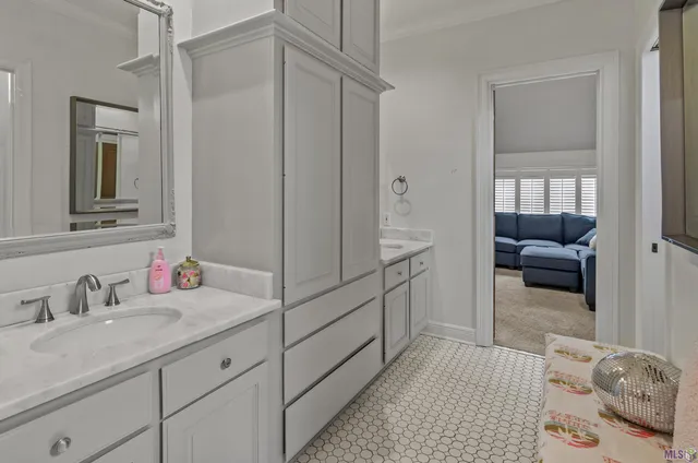 $899,000 | 18934 East Pinnacle Circle, St. George, LA 70810