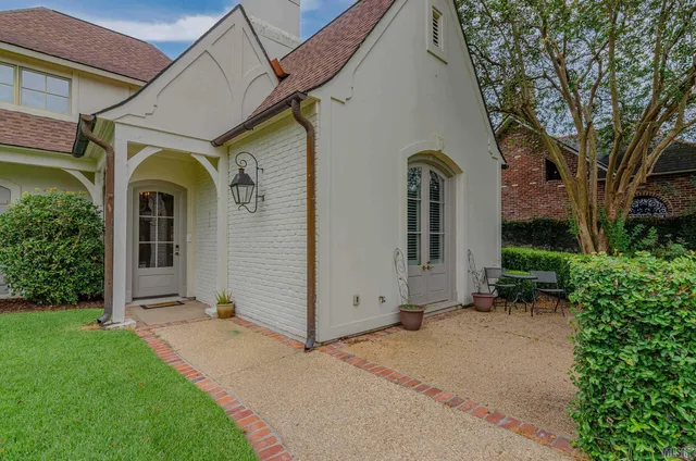 $899,000 | 18934 East Pinnacle Circle, St. George, LA 70810