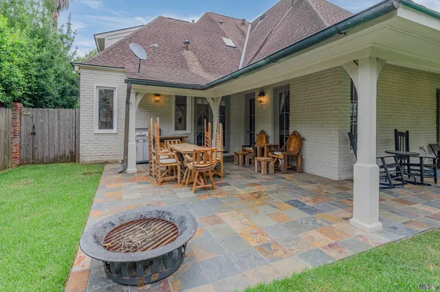 $899,000 | 18934 East Pinnacle Circle, St. George, LA 70810