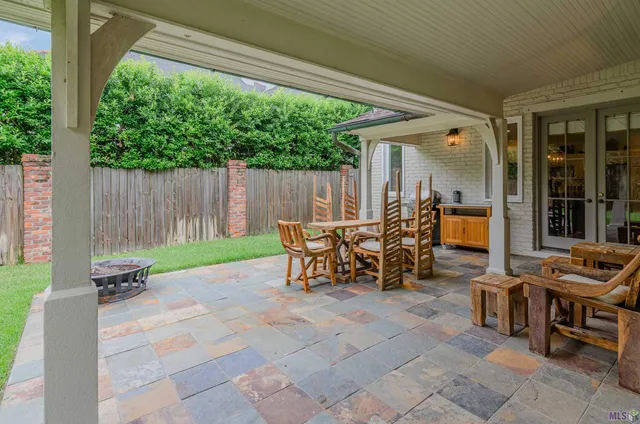 $899,000 | 18934 East Pinnacle Circle, St. George, LA 70810