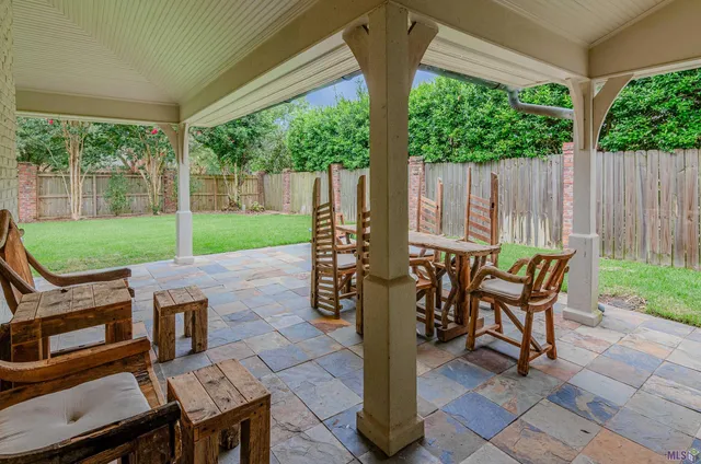 $899,000 | 18934 East Pinnacle Circle, St. George, LA 70810