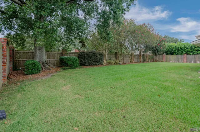 $899,000 | 18934 East Pinnacle Circle, St. George, LA 70810