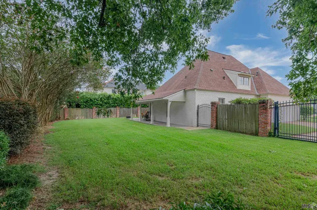 $899,000 | 18934 East Pinnacle Circle, St. George, LA 70810