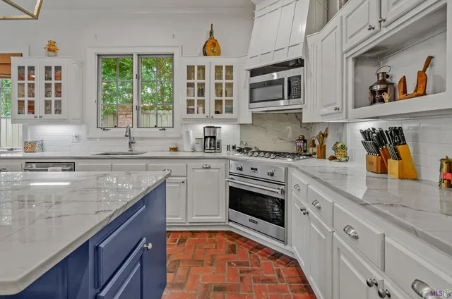 $899,000 | 18934 East Pinnacle Circle, St. George, LA 70810