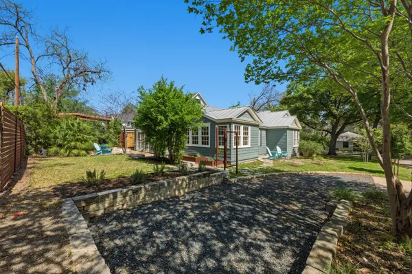 $1,250,000 | 3100 Harris Boulevard, Austin, TX 78703