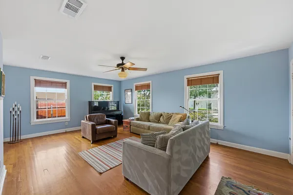 $1,250,000 | 3100 Harris Boulevard, Austin, TX 78703