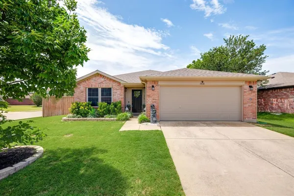 $350,000 | 1416 Wenatchee Drive, Krum, TX 76249