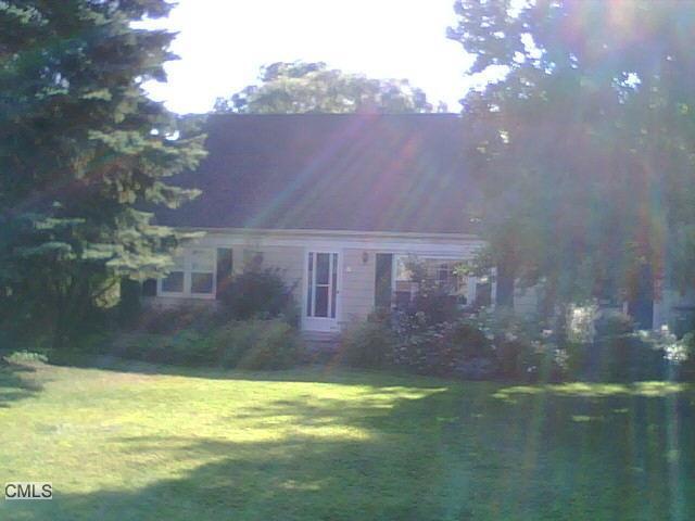 90 Porters Hill Road Trumbull, CT 06611 - Photo 1 of 1 Gallery Image 1
