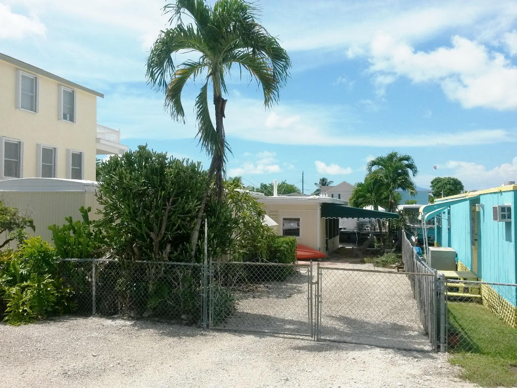 6 Grassy Road Key Largo, FL 33037 - Photo 3 of 7 6 Grassy Rd - front