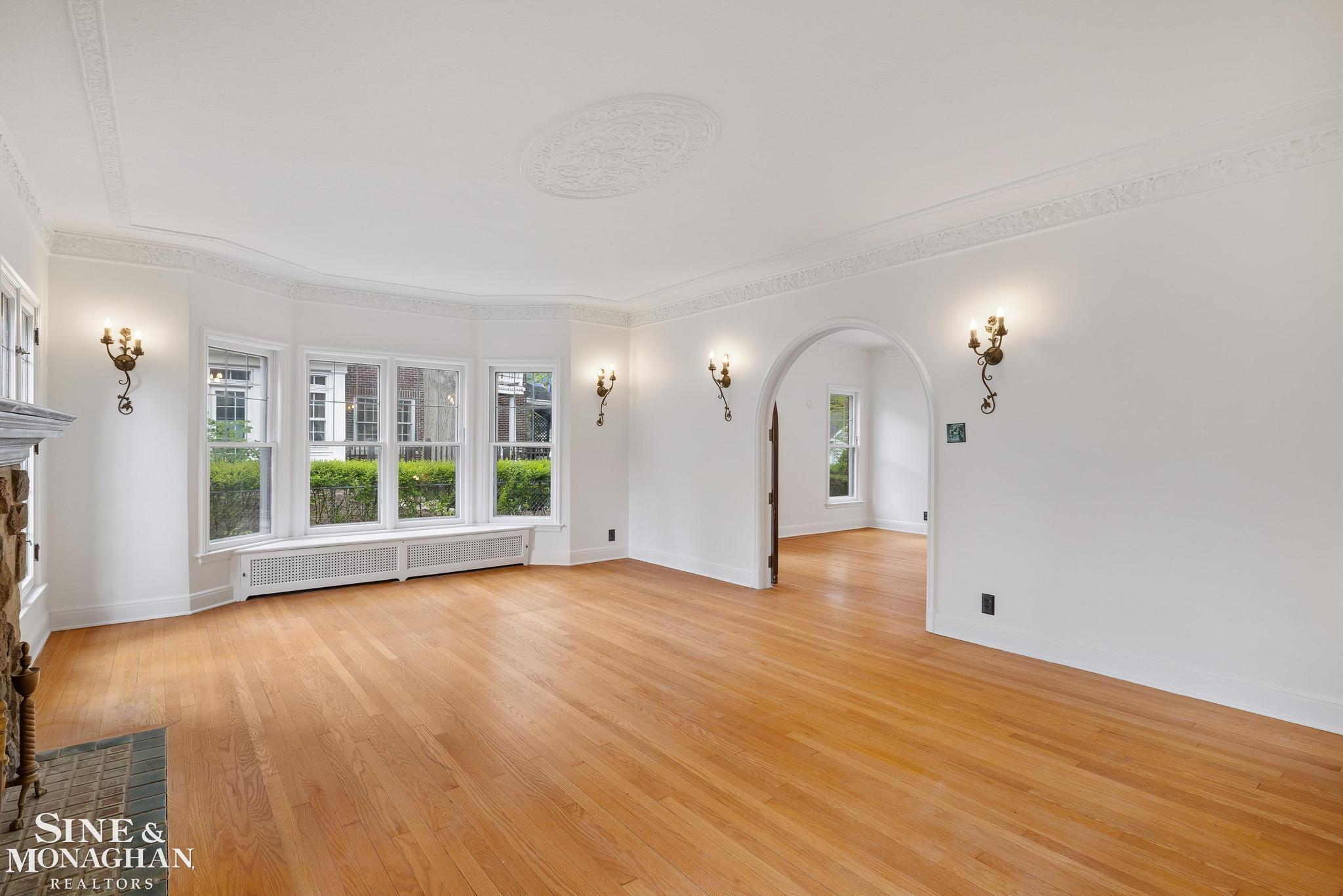 1350 Buckingham Road Grosse Pointe Park, MI 48230 - Photo 15 of 51