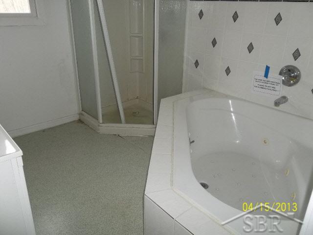 2104 South Oak Road Davison, MI 48423 - Photo 7 of 12 20362218-6.JPG