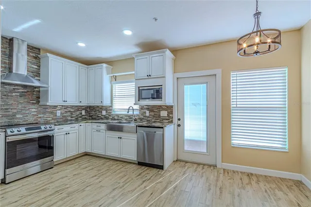 $2,400 | 13352 Harbor Shore Lane, Unit 13352, Winter Garden, FL 34787