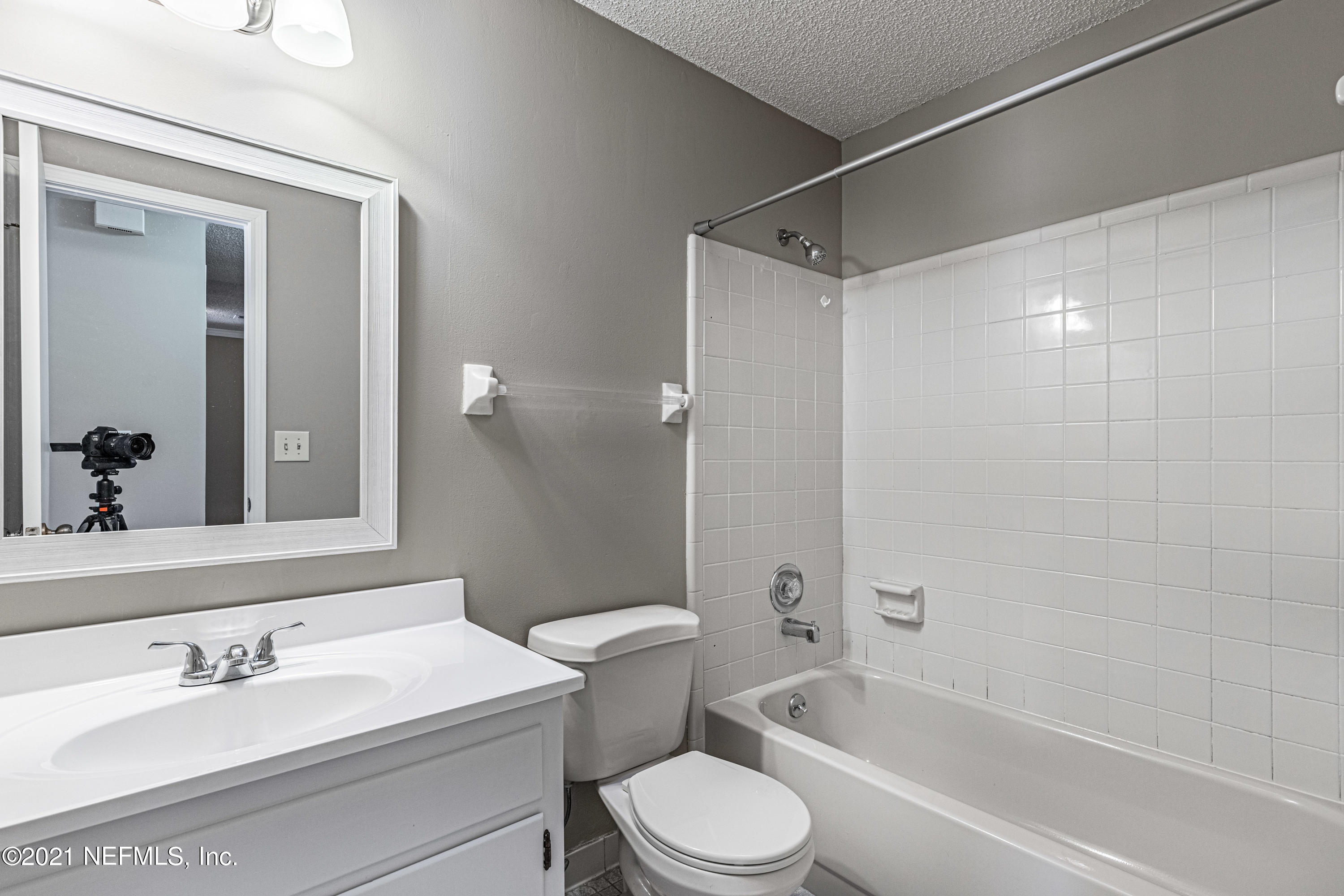 5313 Clarendon Road Jacksonville, FL 32205 - Photo 28 of 38 28-First Bathroom