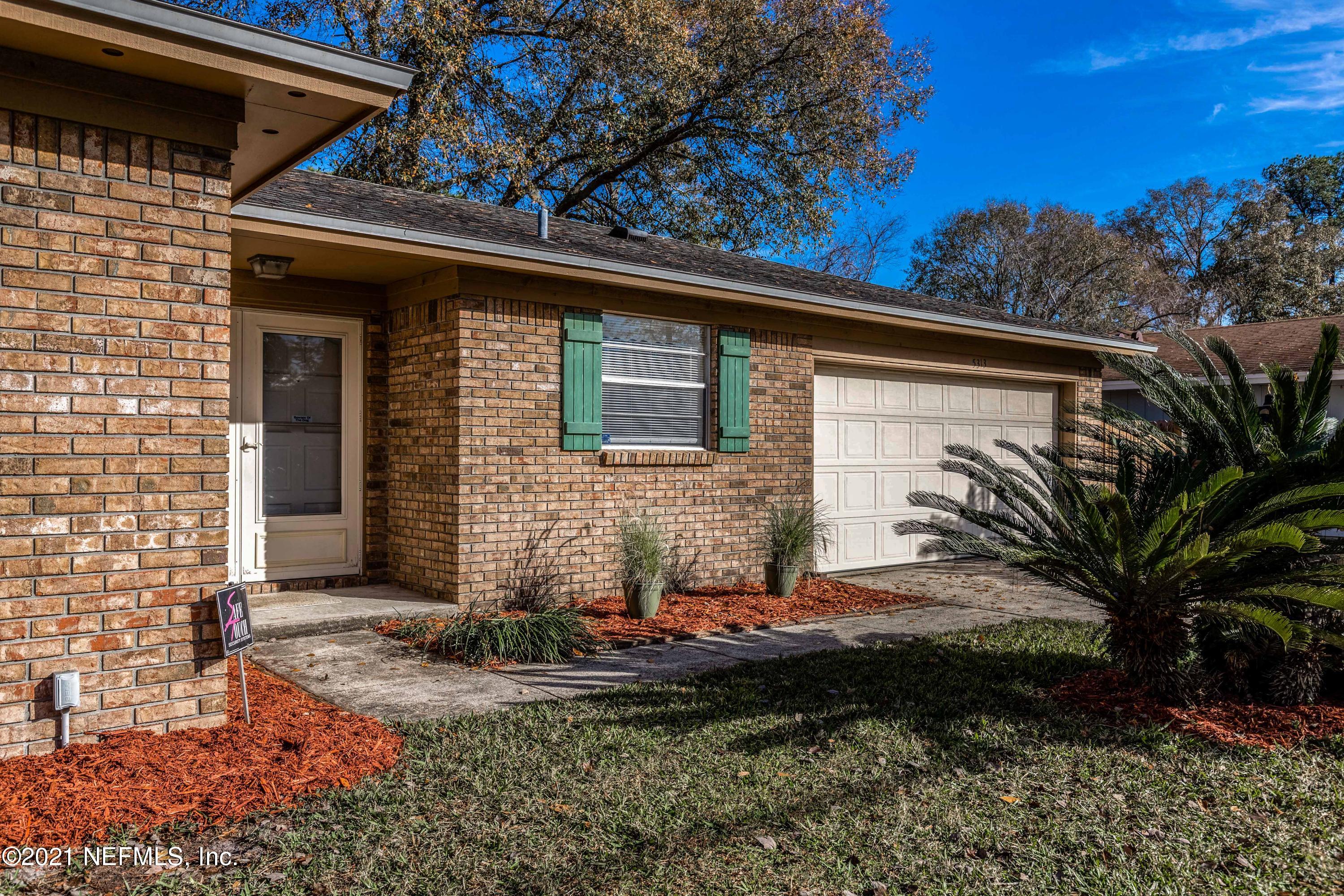 5313 Clarendon Road Jacksonville, FL 32205 - Photo 4 of 38 4-Front Walk Way