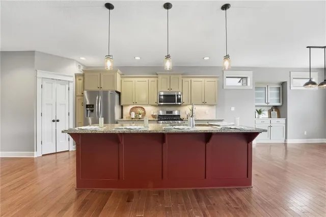 $779,000 | 4385 Missouri Drive, Ottawa, KS 66067