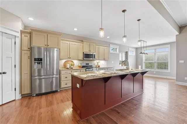 $779,000 | 4385 Missouri Drive, Ottawa, KS 66067