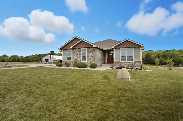 $779,000 | 4385 Missouri Drive, Ottawa, KS 66067
