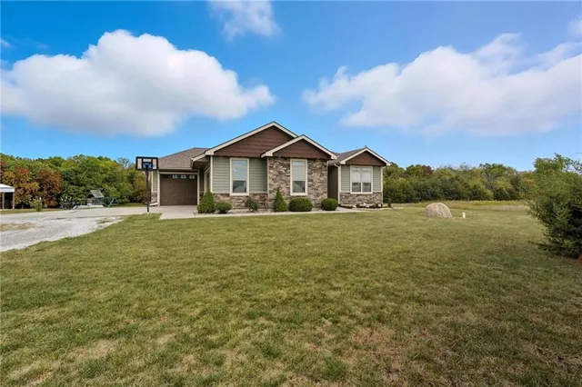 $779,000 | 4385 Missouri Drive, Ottawa, KS 66067