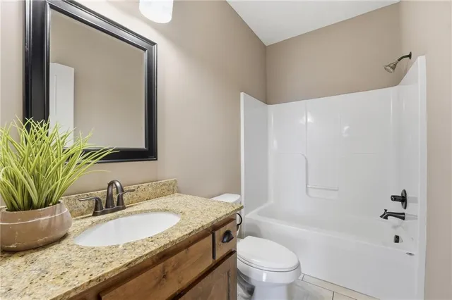 $779,000 | 4385 Missouri Drive, Ottawa, KS 66067