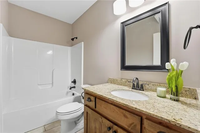 $779,000 | 4385 Missouri Drive, Ottawa, KS 66067