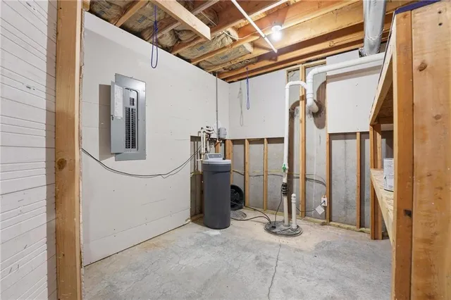 $779,000 | 4385 Missouri Drive, Ottawa, KS 66067