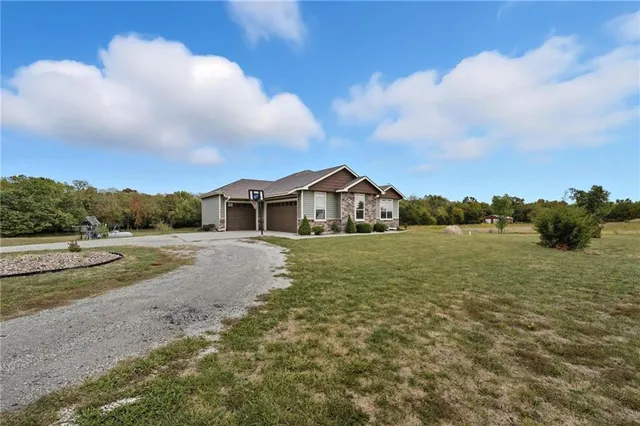 $779,000 | 4385 Missouri Drive, Ottawa, KS 66067